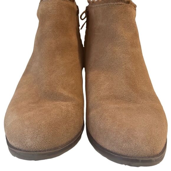 Jack Rogers Charlotte Tan Suede Side Zip Scallop Detail Ankle Booties Size 7 - Picture 3 of 12